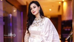 ‘রাক্ষস’ ছেড়ে ‘বনলতা এক্সপ্রেস’ এ সাবিলা নূর