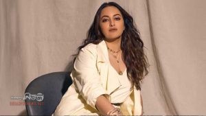 দক্ষিণী সিনেমায় নাম লেখালেন সোনাক্ষী