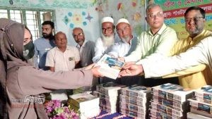 রংপুর পীরগাছায় গরীব ও মেধাবী শিক্ষার্থীদের মাঝে বই প্রদান