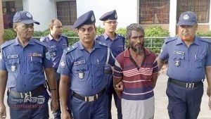 সাদুল্লাপুরে ধর্ষণের অভিযোগে গ্রেফতারকৃত আইয়ুব আলীকে নিয়ে পুলিশের প্রেস ব্রিফিং