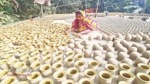 বগুড়ার মৃৎশিল্প টিকে আছে দইয়ের হাঁড়িতে