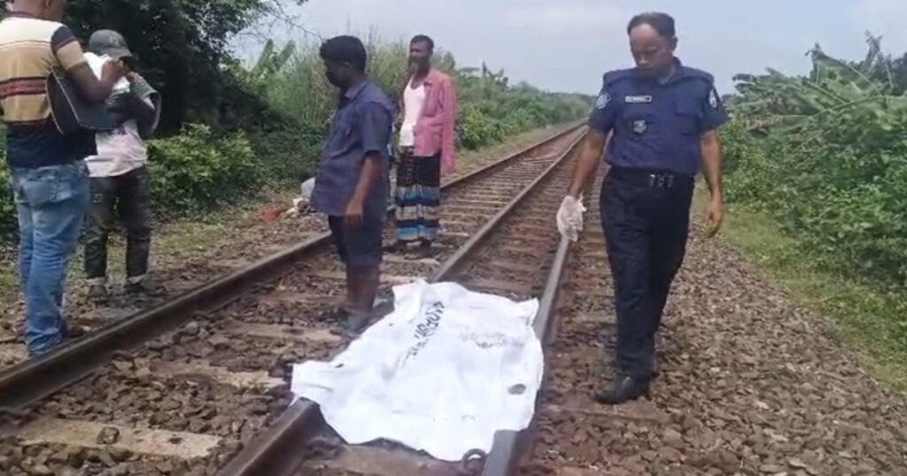 বগুড়ায় ট্রেনে কাটা পড়ে নারীর মৃত্যু, দ্বিতীয় ট্রেনে দেহ ছিন্নভিন্ন