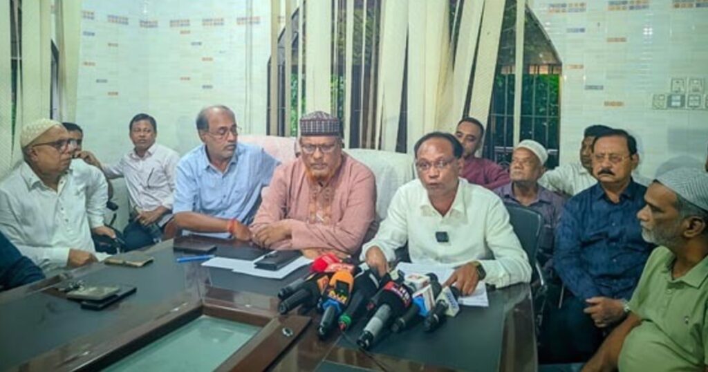 ২০ বছরের পুরোনো বাসের ফিটনেস না দিলে রংপুরে ধর্মঘটের হুঁশিয়ারি