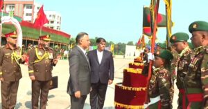 নবম পদাতিক ডিভিশনের সাত ইউনিটকে জাতীয় পতাকা দিলেন প্রধানমন্ত্রী