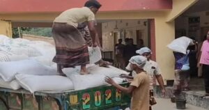 চাঁপাইনবাবগঞ্জে ১৬৯ বস্তা সার জব্দ