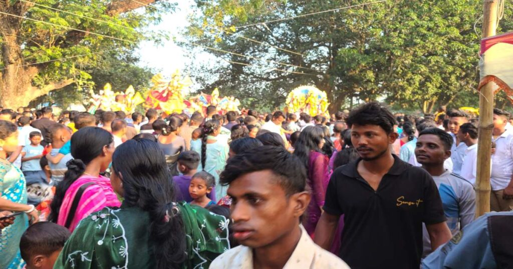 দিনাজপুরের ফুলবাড়ীতে রাজা-জমিদারদের প্রতিষ্ঠিত, হাজার বছরের ঐতিহ্যের দুর্গাপূজা মেলা বসেছিল