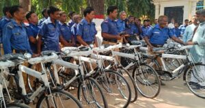 নওগাঁর বদলগাছীর ৮ ইউনিয়নের ৬৪ গ্রামপুলিশ পেলেন সাইকেল