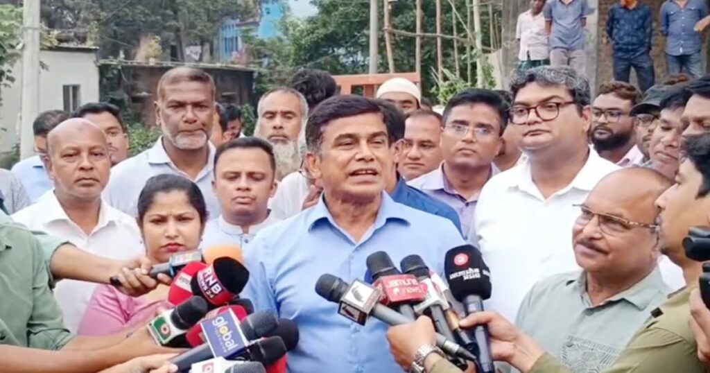 শ্যামাসুন্দর খাল পুনরুদ্ধারে ধীরগতি, জুনের মধ্যে কাজ শেষ করতে চান প্রতিমন্ত্রী