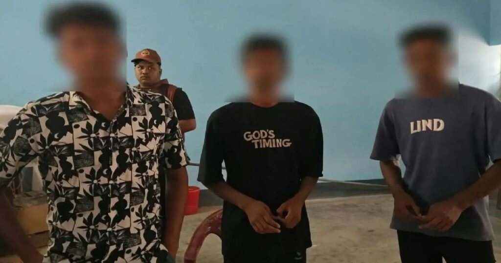 ঠাকুরগাঁও-১ উপনির্বাচনে ভুয়া ভোটার সন্দেহে ৩ শিক্ষার্থী আটক